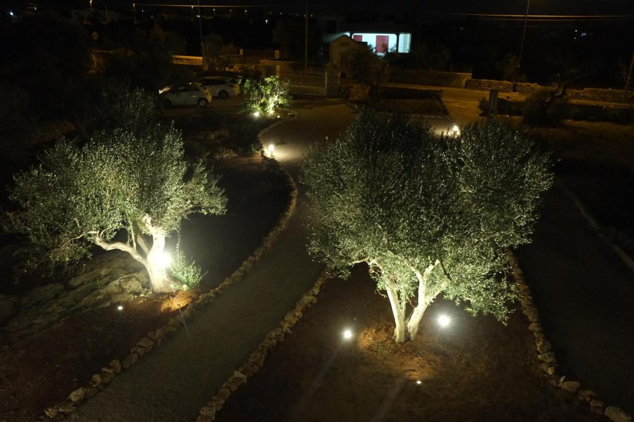 I Caseddhi Di Santo E Toto Torre Suda Exterior foto