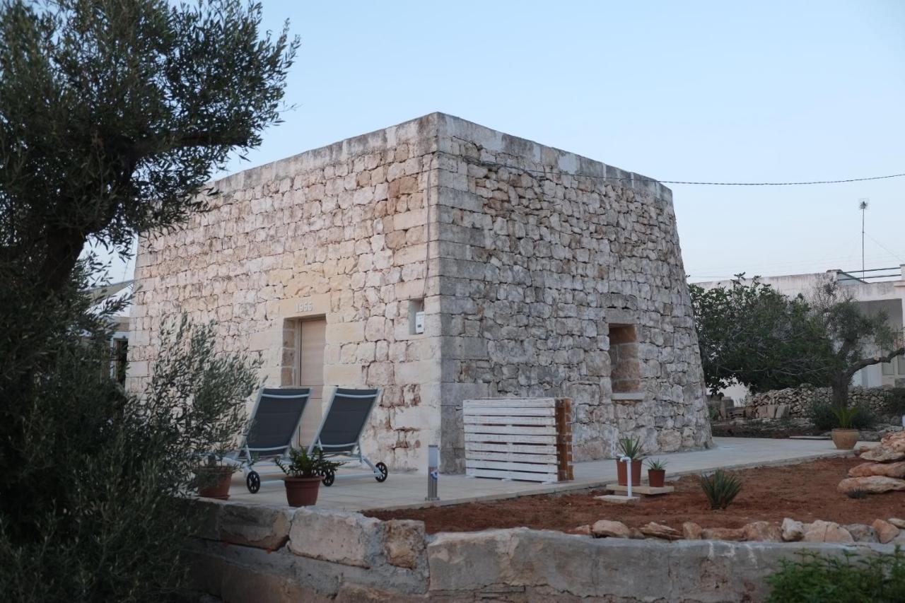 I Caseddhi Di Santo E Toto Torre Suda Exterior foto