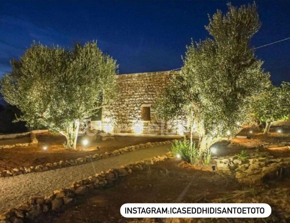 I Caseddhi Di Santo E Toto Torre Suda Exterior foto